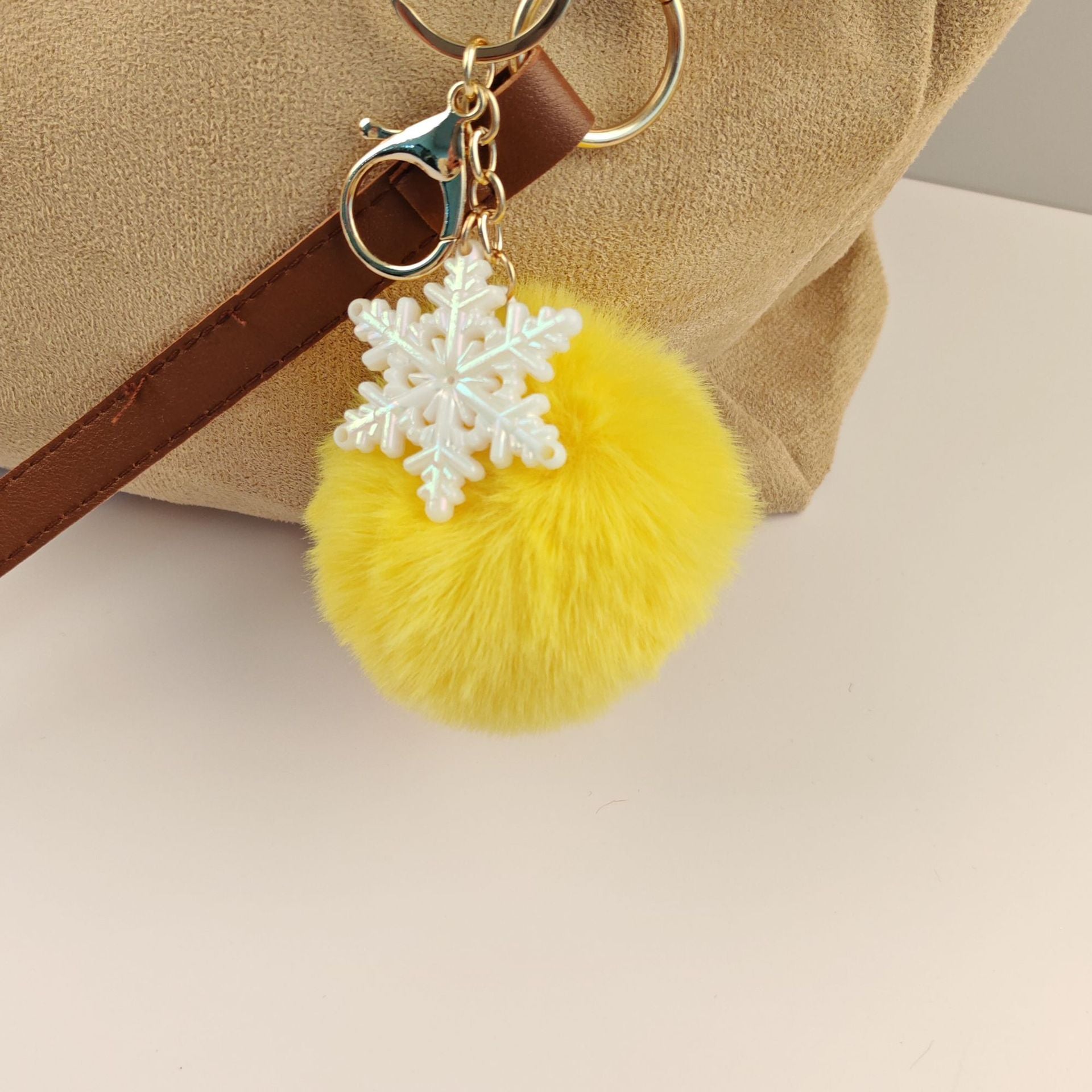 Wholesale Snowflake fur ball keychain